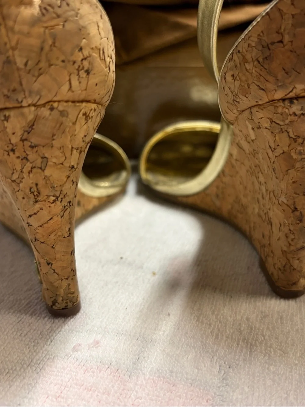 Gucci Metallic Gold Leather Wedge Sandals - Picture 5 of 10